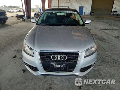 Piąte zdjęcie samochodu w środku: 2012 AUDI A3 PREMIUM VIN:WAUBEAFM7CA110176 - miniatura