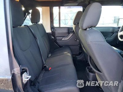 Zdjęcie 11 z 13 samochodu: 2016 JEEP WRANGLER UNLIMITED SPORT VIN:1C4BJWDG3GL152170 - miniatura