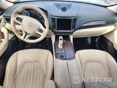 Zdjęcie 8 z 13 samochodu: 2022 MASERATI LEVANTE BASE VIN:ZN661XUA3NX398465 - miniatura