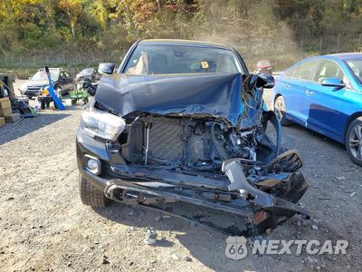 Piąte zdjęcie samochodu w środku: 2023 TOYOTA TACOMA TRD OFF-ROAD VIN:3TMCZ5AN7PM629661 - miniatura