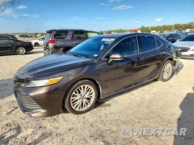 2018 TOYOTA CAMRY XLE 4T1B11HK6JU117363 - główne zdjęcie licytacji z USA - miniatura
