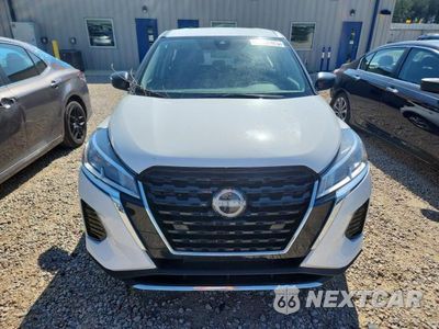 Piąte zdjęcie samochodu w środku: 2024 NISSAN KICKS S VIN:3N1CP5BV3RL594777 - miniatura