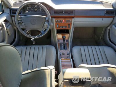 Zdjęcie 8 z 12 samochodu: 1995 MERCEDES-BENZ E 320 VIN:WDBEA92E8SF305759 - miniatura