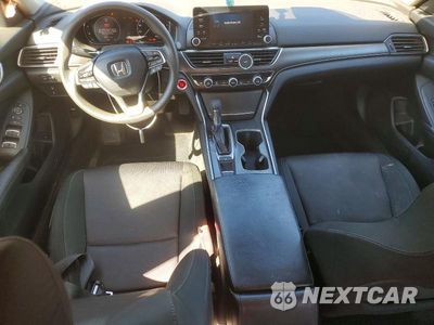 Zdjęcie 8 z 12 samochodu: 2018 HONDA ACCORD LX VIN:1HGCV1F17JA032610 - miniatura