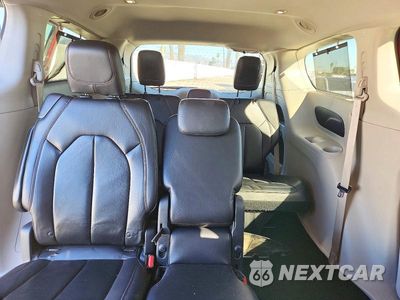 Zdjęcie 10 z 14 samochodu: 2017 CHRYSLER PACIFICA TOURING L VIN:2C4RC1BG0HR509246 - miniatura