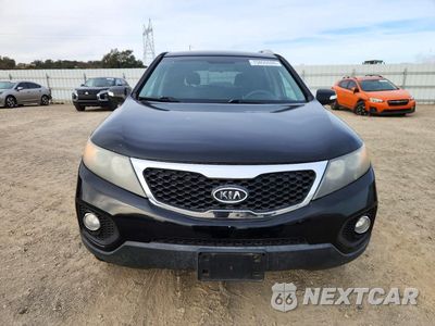 Piąte zdjęcie samochodu w środku: 2011 KIA SORENTO LX VIN:5XYKT4A26BG099315 - miniatura
