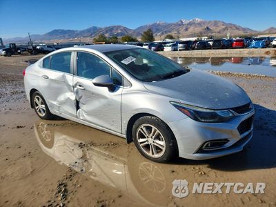 Czwarte zdjęcie samochodu z boku: 2017 CHEVROLET CRUZE LT VIN:1G1BE5SM3H7223099 - miniatura