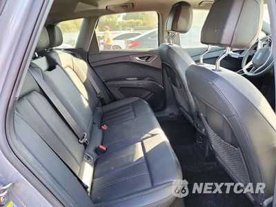 Zdjęcie 11 z 14 samochodu: 2023 AUDI Q4 E-TRON PREMIUM VIN:WA1ACBFZ6PP048563 - miniatura