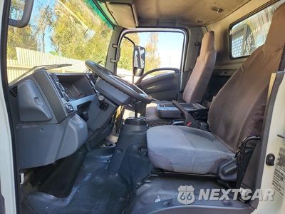 Zdjęcie 7 z 13 samochodu: 2019 ISUZU NPR HD VIN:54DC4W1B8KS813349 - miniatura