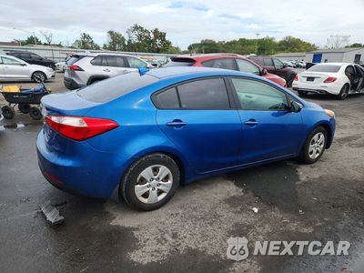 Trzecie zdjęcie samochodu z tyłu: 2015 KIA FORTE LX VIN:KNAFX4A64F5314064 - miniatura