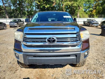 Piąte zdjęcie samochodu w środku: 2017 TOYOTA TUNDRA SR5 VIN:5TFDW5F10HX655095 - miniatura