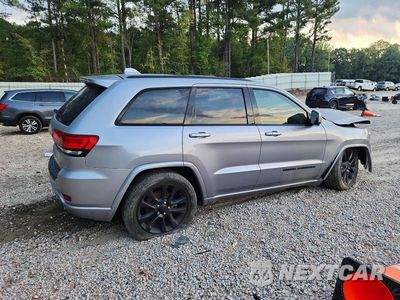 Trzecie zdjęcie samochodu z tyłu: 2018 JEEP GRAND CHEROKEE LAREDO VIN:1C4RJEAG3JC460461 - miniatura