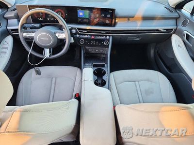 Zdjęcie 8 z 12 samochodu: 2025 HYUNDAI SONATA SEL VIN:KMHL64JA1SA437413 - miniatura