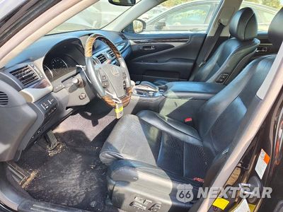 Zdjęcie 7 z 12 samochodu: 2016 LEXUS LS 460 VIN:JTHCL5EF3G5026537 - miniatura