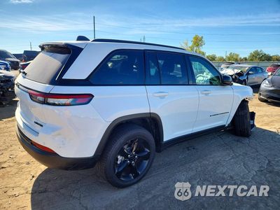 Trzecie zdjęcie samochodu z tyłu: 2025 JEEP GRAND CHEROKEE LIMITED VIN:1C4RJHBG6S8802280 - miniatura