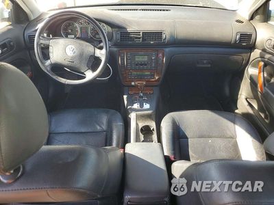 Zdjęcie 8 z 12 samochodu: 2004 VOLKSWAGEN PASSAT GLX VIN:WVWWH63B64E038778 - miniatura