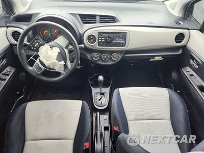 Zdjęcie 8 z 12 samochodu: 2013 TOYOTA YARIS 5-DOOR LE VIN:JTDKTUD36DD550653 - miniatura