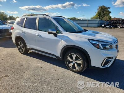 Czwarte zdjęcie samochodu z boku: 2021 SUBARU FORESTER TOURING VIN:JF2SKAXC8MH421479 - miniatura