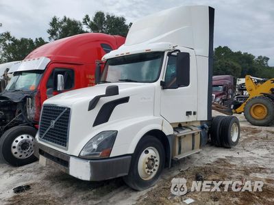 2017 VOLVO VNL SEMI TRUCK 4V4N39TG3HN987979 - główne zdjęcie licytacji z USA - miniatura