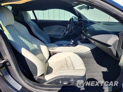 Zdjęcie 10 z 12 samochodu: 2021 AUDI R8 VIN:WUAKBAFX5M7901345 - miniatura