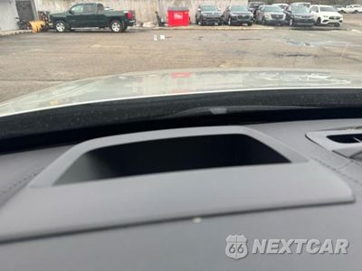 Zdjęcie 12 z 14 samochodu: 2016 VOLVO XC90 T8 VIN:YV4BC0PL9G1048520 - miniatura