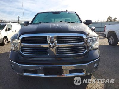 Piąte zdjęcie samochodu w środku: 2017 RAM 1500 SLT VIN:3C6RR7LT0HG794198 - miniatura