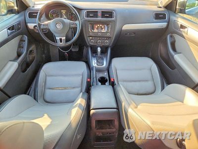 Zdjęcie 8 z 12 samochodu: 2013 VOLKSWAGEN JETTA HYBRID VIN:3VW637AJ8DM278422 - miniatura