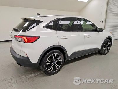Trzecie zdjęcie samochodu z tyłu: 2022 FORD ESCAPE SE VIN:1FMCU0G60NUB66655 - miniatura