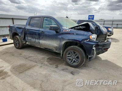 Czwarte zdjęcie samochodu z boku: 2021 CHEVROLET SILVERADO K1500 LT TRAIL BOSS VIN:1GCPYFED8MZ332954 - miniatura