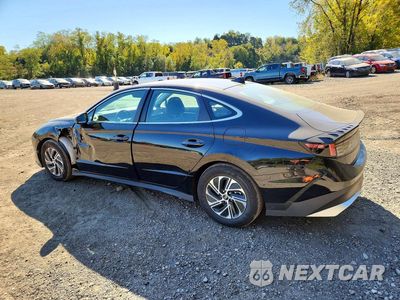 Drugie zdjęcie samochodu z przodu: 2026 HYUNDAI SONATA HYBRID BLUE VIN:KMHL24JJ8TA161020 - miniatura