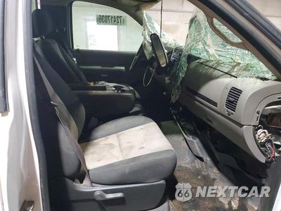 Zdjęcie 10 z 12 samochodu: 2009 CHEVROLET SILVERADO C2500 HEAVY DUTY VIN:1GBHC44K49E127366 - miniatura