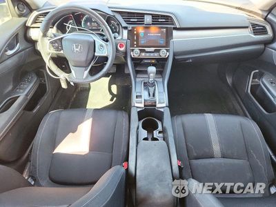 Zdjęcie 8 z 12 samochodu: 2017 HONDA CIVIC EX VIN:19XFC2F83HE079466 - miniatura
