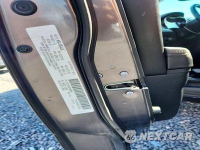 Zdjęcie 12 z 12 samochodu: 2015 CHRYSLER 300 LIMITED VIN:2C3CCAAGXFH868005 - miniatura