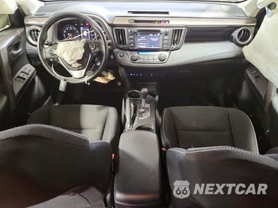 Zdjęcie 8 z 12 samochodu: 2018 TOYOTA RAV4 XLE VIN:JTMRFREV5JJ244379 - miniatura