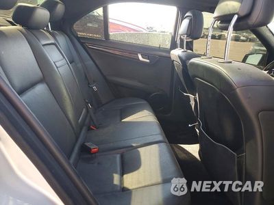 Zdjęcie 10 z 12 samochodu: 2013 MERCEDES-BENZ C 300 4MATIC VIN:WDDGF8AB7DR257059 - miniatura