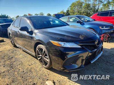 Czwarte zdjęcie samochodu z boku: 2019 TOYOTA CAMRY XSE VIN:4T1B61HKXKU702028 - miniatura