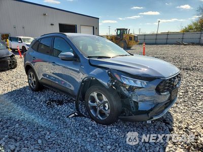 Czwarte zdjęcie samochodu z boku: 2026 FORD ESCAPE ST LINE SELECT VIN:1FMCU9NA6TUA17210 - miniatura