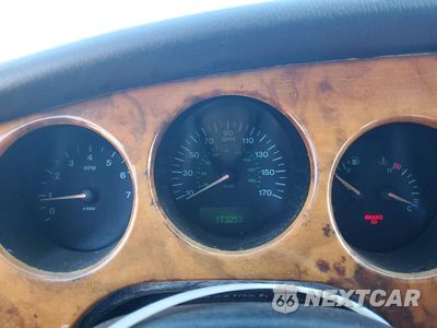 Zdjęcie 9 z 12 samochodu: 2000 JAGUAR XK8 VIN:SAJJA41C1YNA00836 - miniatura