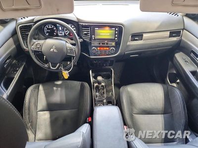Zdjęcie 8 z 13 samochodu: 2019 MITSUBISHI OUTLANDER SE VIN:JA4AZ3A3XKZ038929 - miniatura