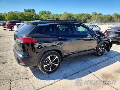 Trzecie zdjęcie samochodu z tyłu: 2025 TOYOTA COROLLA CROSS HYBRID XSE VIN:7MUFBABG5SV065257 - miniatura
