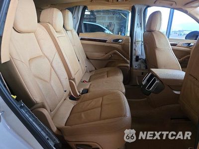 Zdjęcie 11 z 13 samochodu: 2012 PORSCHE CAYENNE VIN:WP1AA2A27CLA06408 - miniatura