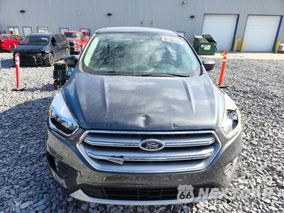 Piąte zdjęcie samochodu w środku: 2017 FORD ESCAPE SE VIN:1FMCU0GDXHUE88030 - miniatura