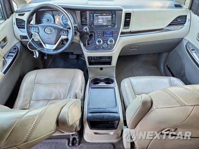 Zdjęcie 8 z 13 samochodu: 2017 TOYOTA SIENNA XLE 8-PASSENGER VIN:5TDYZ3DC0HS770769 - miniatura