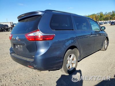 Trzecie zdjęcie samochodu z tyłu: 2017 TOYOTA SIENNA LE VIN:5TDKZ3DC8HS819996 - miniatura