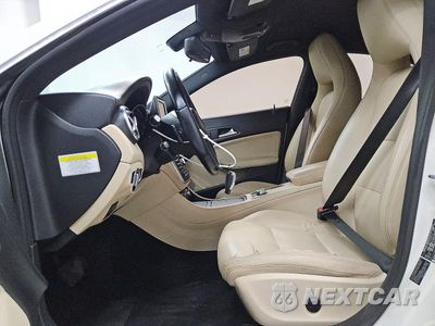 Zdjęcie 7 z 12 samochodu: 2014 MERCEDES-BENZ CLA 250 VIN:WDDSJ4EB9EN042920 - miniatura
