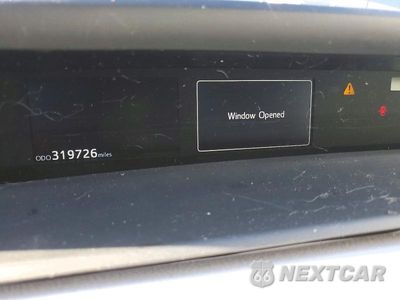 Zdjęcie 9 z 12 samochodu: 2016 TOYOTA PRIUS TWO ECO VIN:JTDKARFU6G3007385 - miniatura