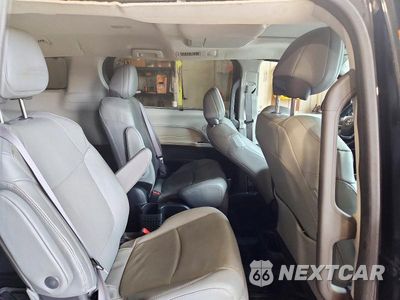 Zdjęcie 11 z 13 samochodu: 2024 TOYOTA SIENNA LIMITED 7-PASSENGER VIN:5TDZSKFC8RS145490 - miniatura