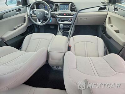 Zdjęcie 8 z 12 samochodu: 2019 HYUNDAI SONATA SE VIN:5NPE24AF7KH788467 - miniatura