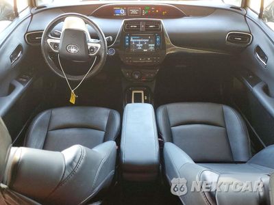 Zdjęcie 8 z 12 samochodu: 2016 TOYOTA PRIUS FOUR VIN:JTDKARFU6G3516442 - miniatura