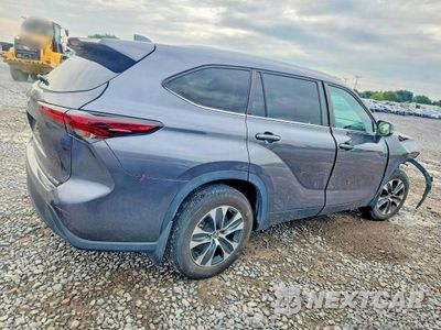 Trzecie zdjęcie samochodu z tyłu: 2024 TOYOTA HIGHLANDER XLE VIN:5TDKDRBH8RS555678 - miniatura